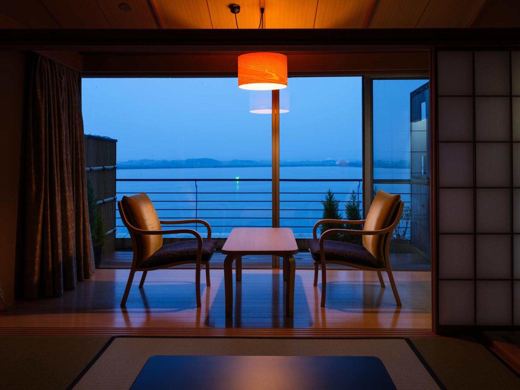 Apa Hotel & Resort Kaga Katayamazu Onsen Kasuikyo מראה חיצוני תמונה